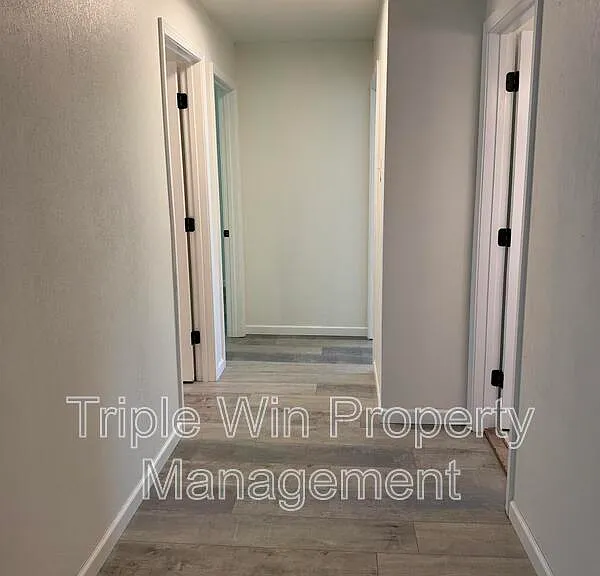 8301 Pepperidge Dr — Photo 12
