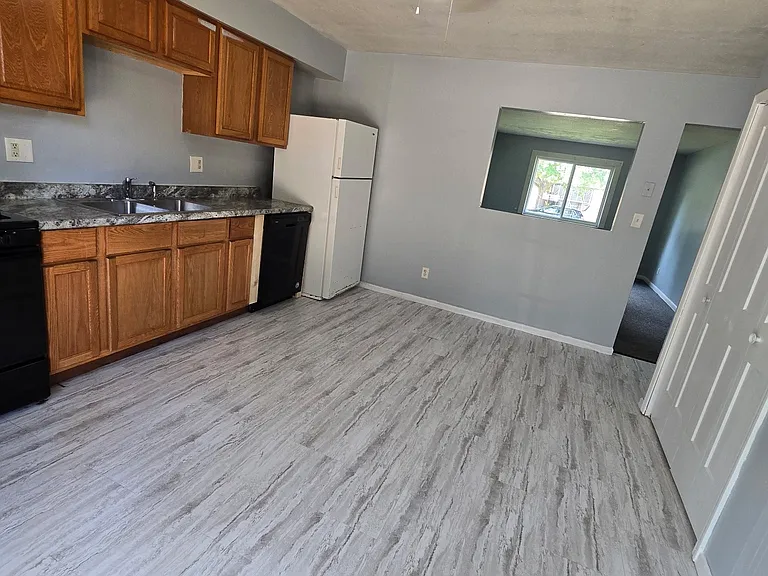 2200 Saratoga Dr #1 — Photo 4