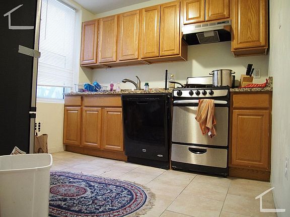 2nd image of 103 Gordon St #5L