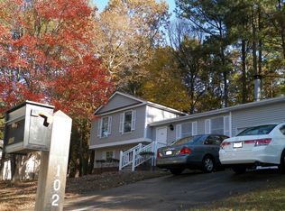 102 Vineyard Ln, Cary, NC 27513