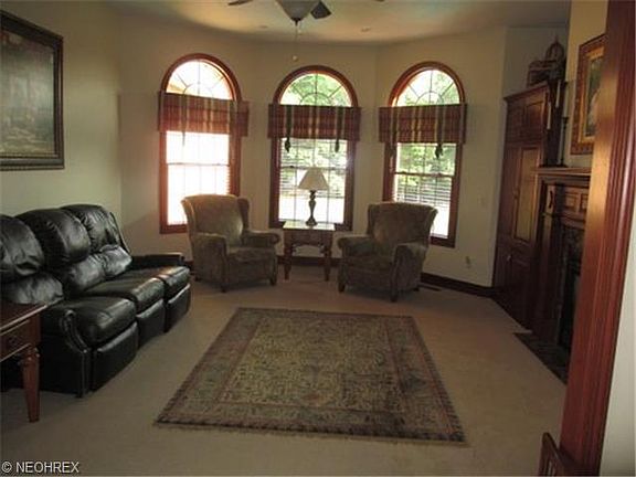 5th image of 1260 Hunt Club Dr