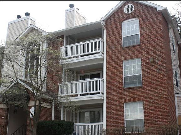 5th image of 1523 Lincoln Way APT 303