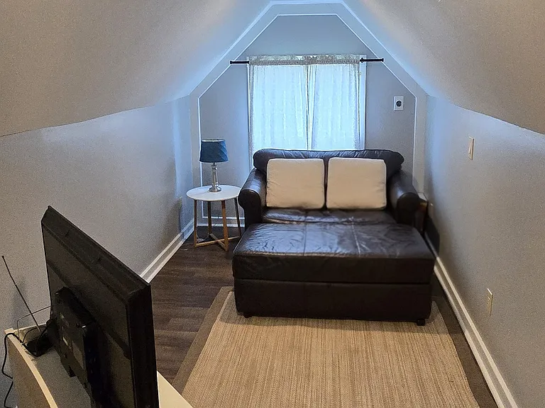 216 N Summit St #B — Photo 7