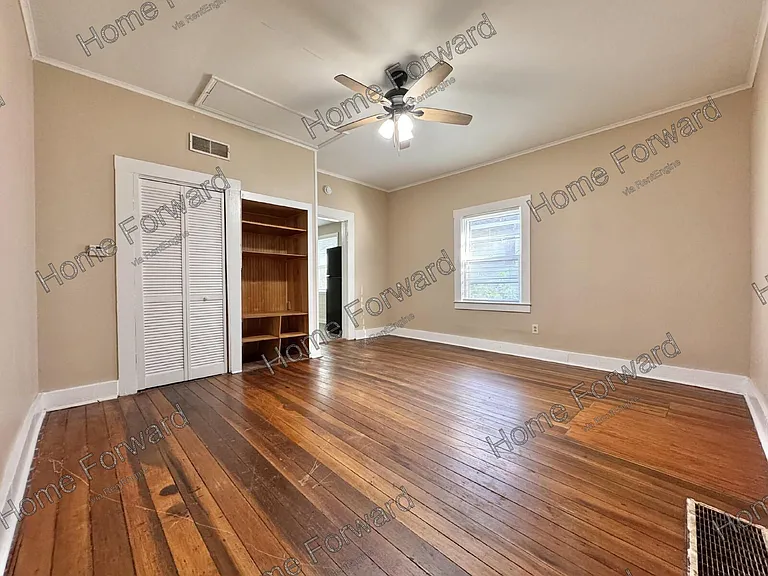 348 Davis Ct — Photo 13
