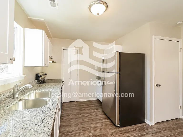 711994_007_wm_-_kitchen_13618817.jpg