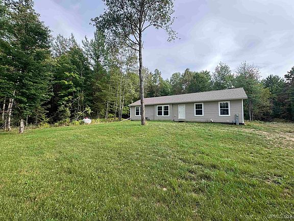 3rd image of W8301 Swanson Rd
