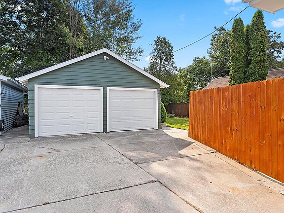 2nd image of 1621 Johnston DRIVE