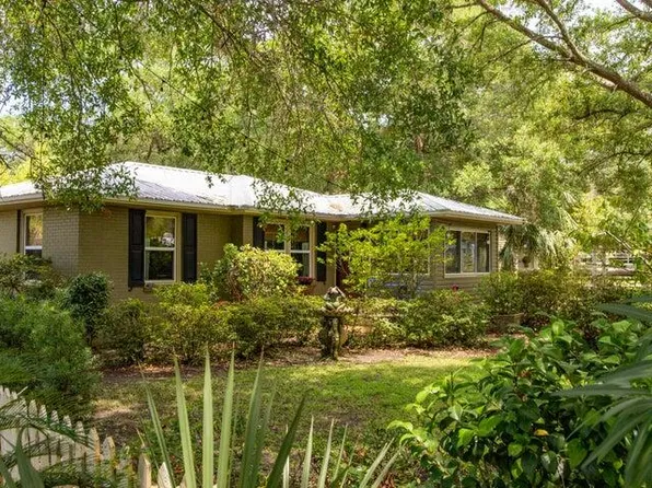 220 Beachview Dr NE, Fort Walton Beach, FL 32547