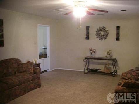3rd image of 2009 River Oaks Cir