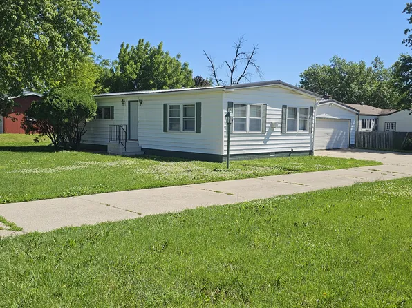 412 Union St, Sumner, IA 50674