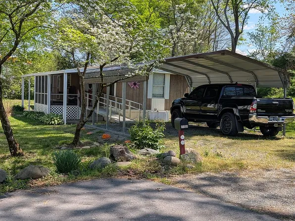 7941 Maggie Ln, Townsend, TN 37882