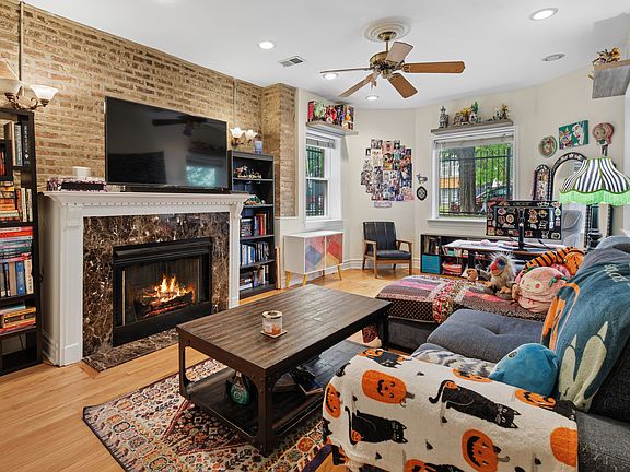 2nd image of 3515 W Medill Ave #G