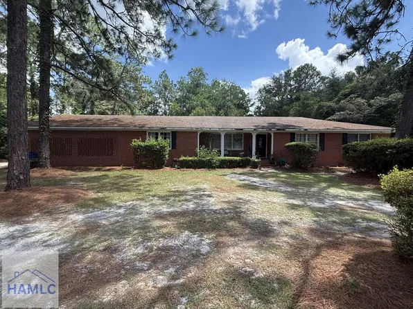 1394 Oak St, Jesup, GA 31545