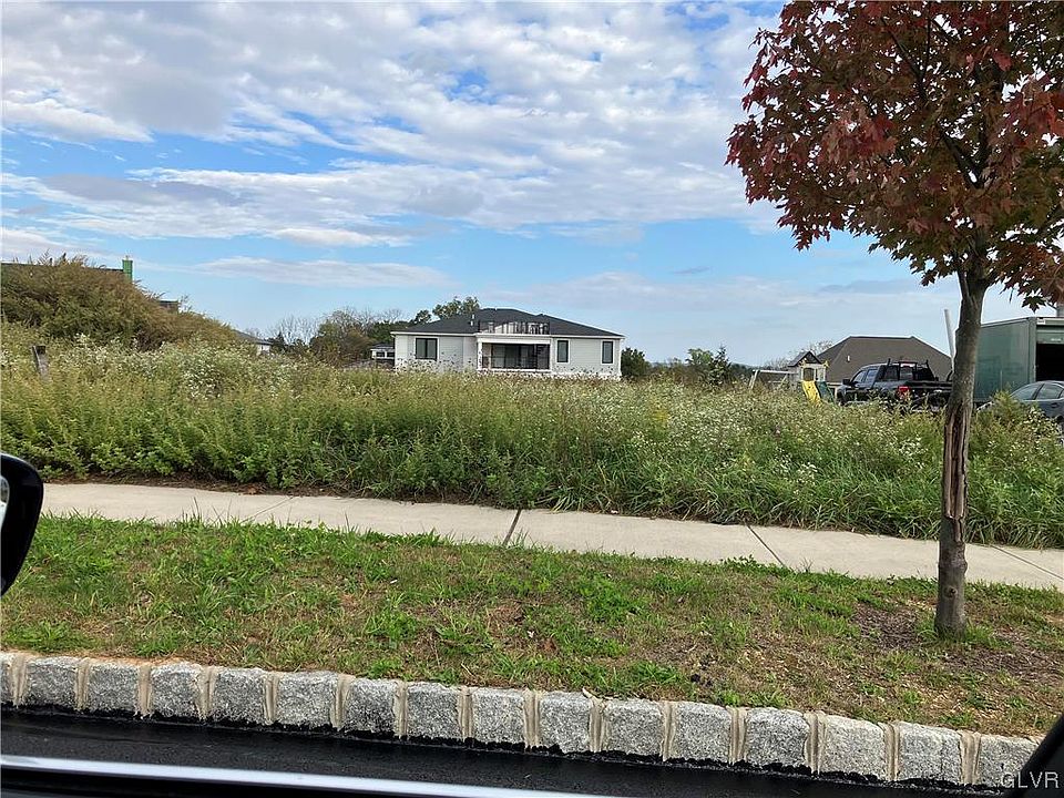 2nd image of 1867 Stone Tavern Blvd S
