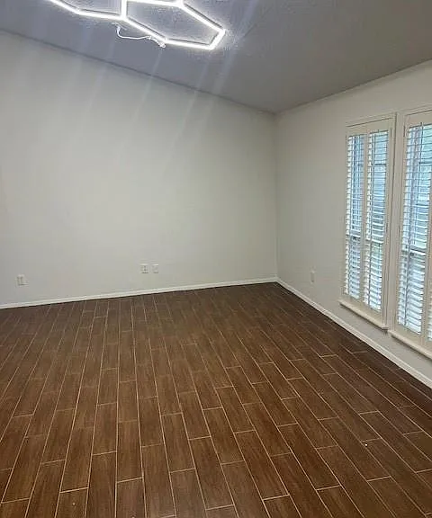 8606 Carriage Creek Dr — Photo 6