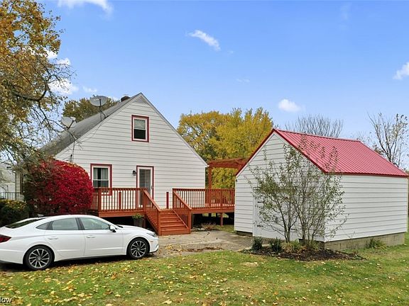 4th image of 3700 Vineland Ave
