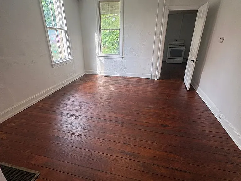 518 N Pershing Ave #1 — Photo 4