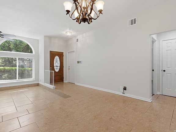 4th image of 239 BURLINGTON DR