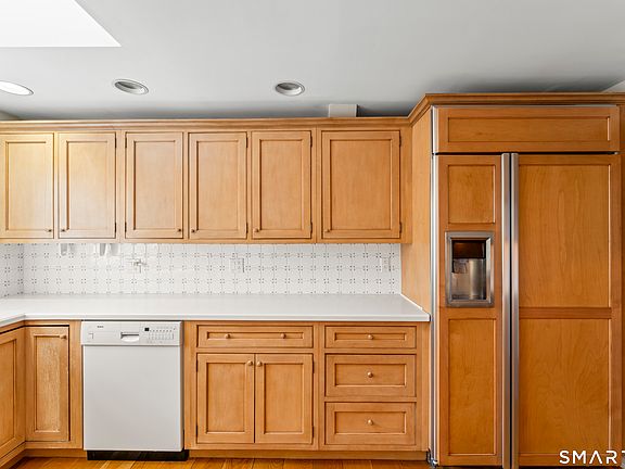 4th image of 30 Currituck Road
