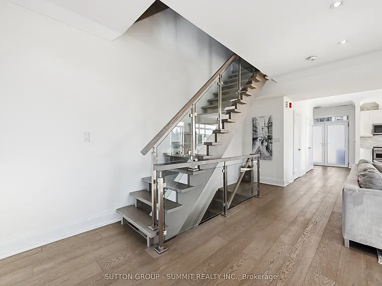 2 Concord Pl — Photo 19