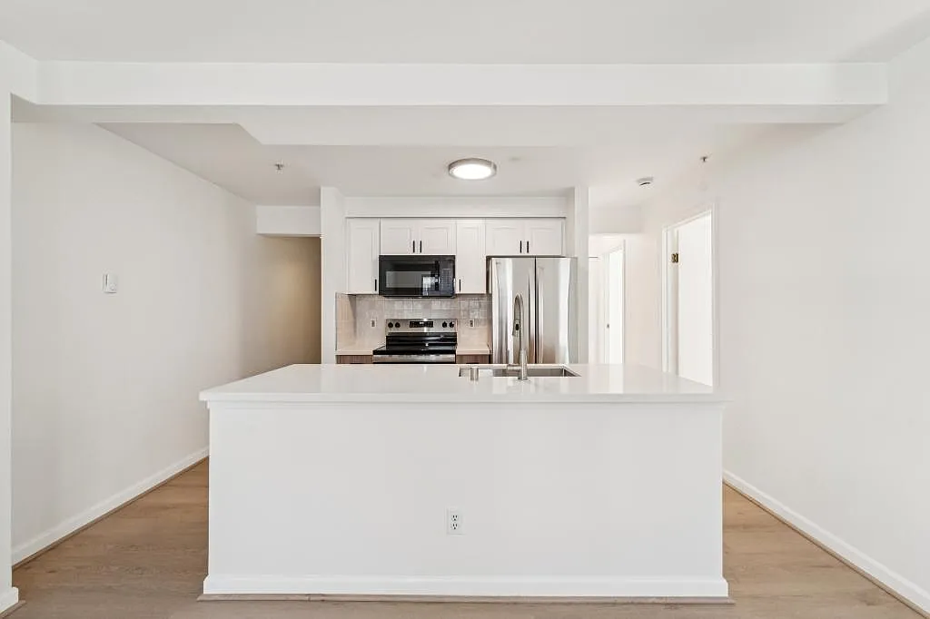 Hayes Court - 2 bedrooms — Photo 4