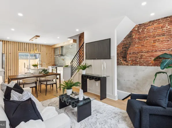 2165 E Gordon St, Philadelphia, PA 19125
