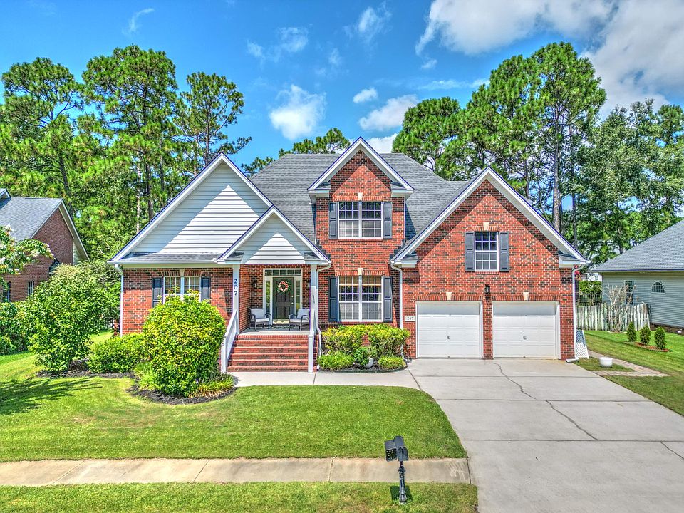 1st image of 207 Glen Eagles Dr