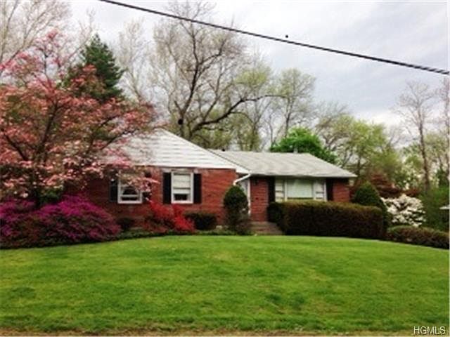 1st image of 20 Lannis Ave