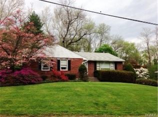 20 Lannis Ave, New Windsor, NY 12553