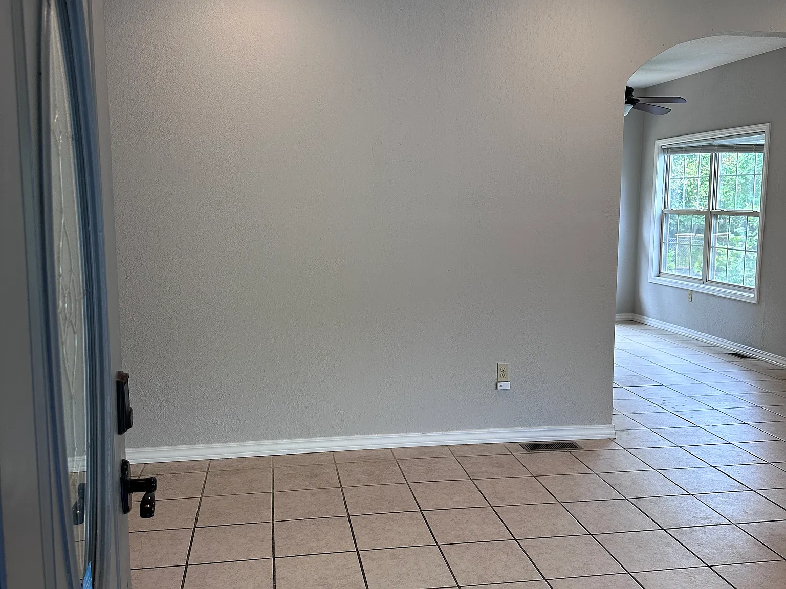 3 bed, 1800 sqft, $1,600 — Photo 3