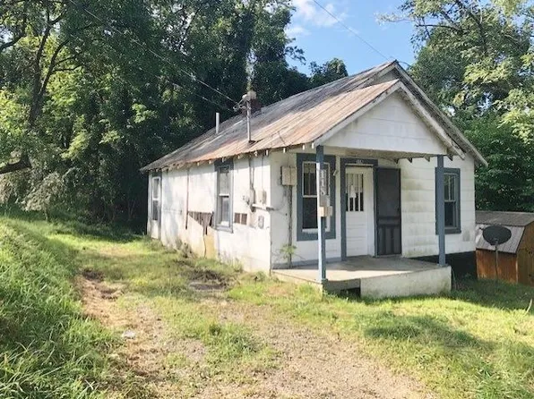 118 Matthews St, Galax, VA 24333