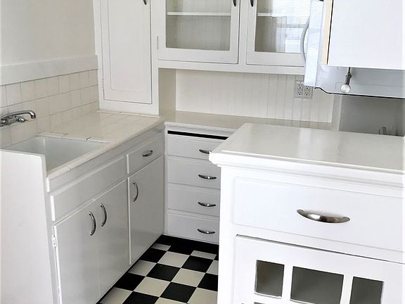 4th image of 2490 California St APT 9