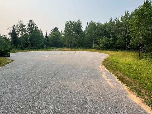 2nd image of 9 Oak Brook Rd