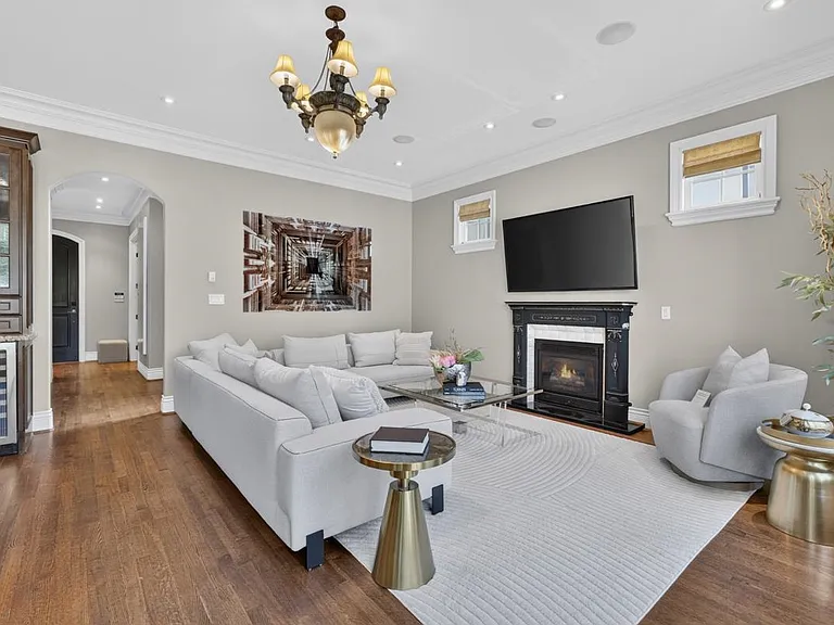 4339 W 9th Ave — Photo 10