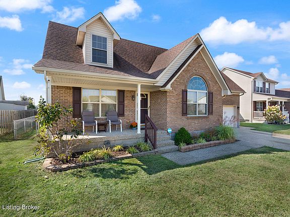 2nd image of 161 Crooked Oak Ct