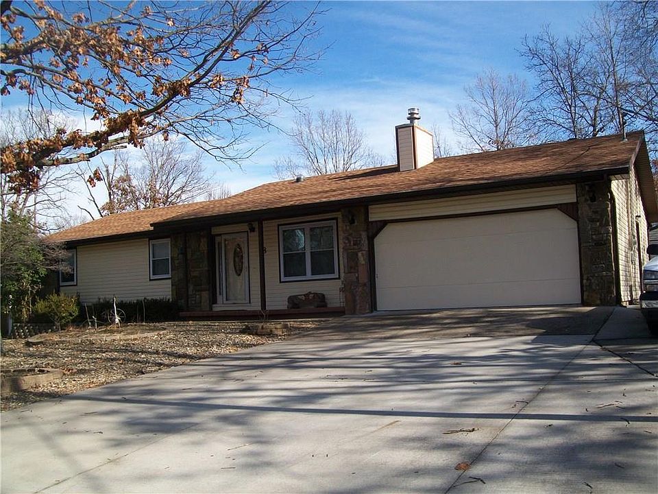 1st image of 8 Ventnor Cir