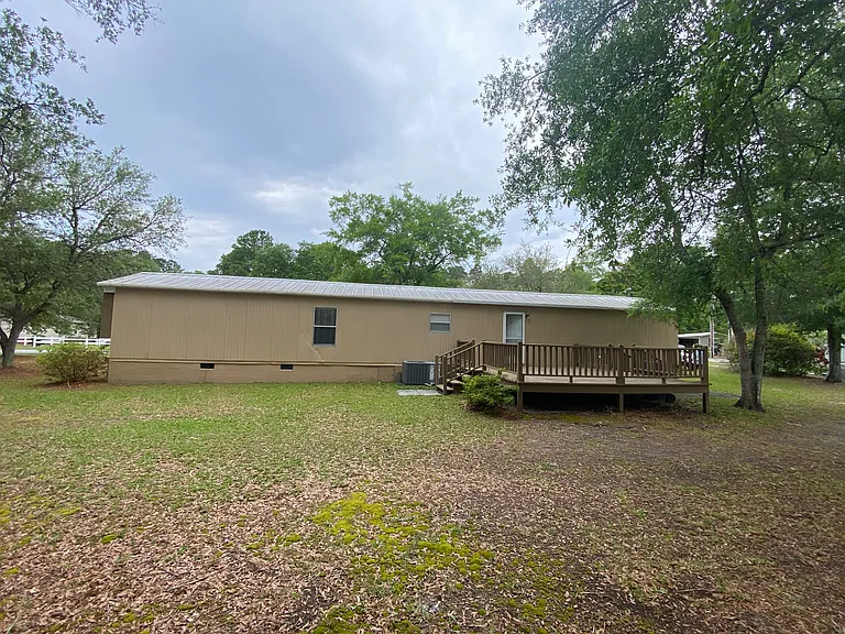 202 Live Oak Dr — Photo 11