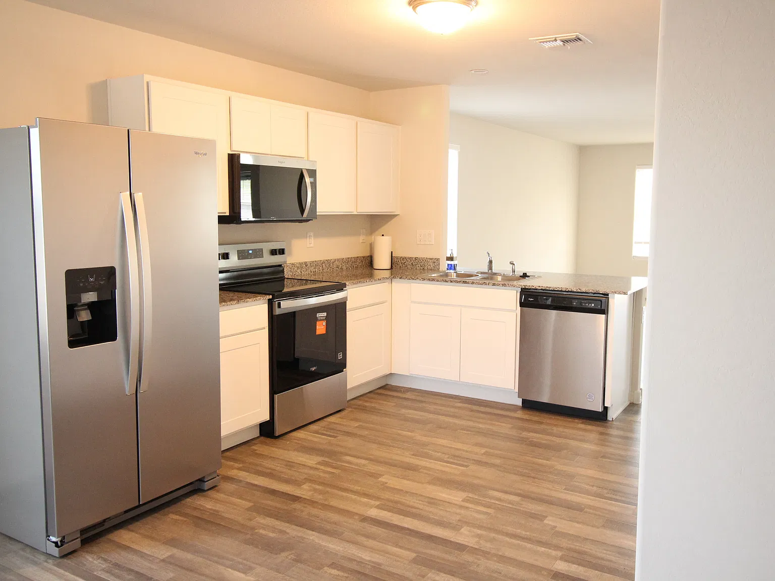 3 bed, 1785 sqft, $1,650 — Photo 2