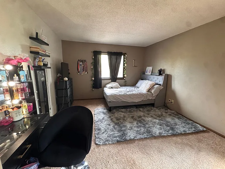 1097 Regency Dr — Photo 8