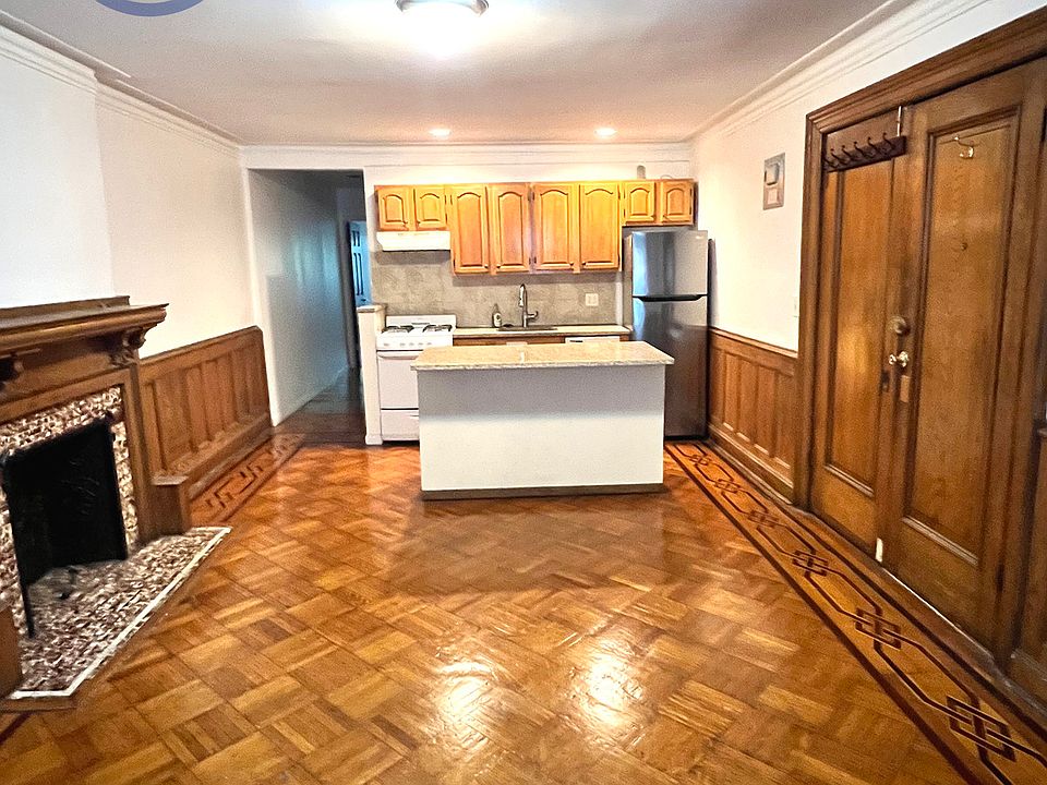 1st image of 365 Sterling Pl APT 1