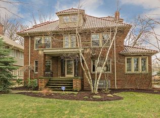 2900 Edgehill Rd, Cleveland Heights, OH 44118