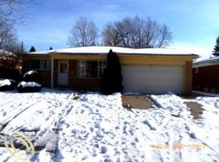 30562 Ridgefield Ave, Warren, MI 48088
