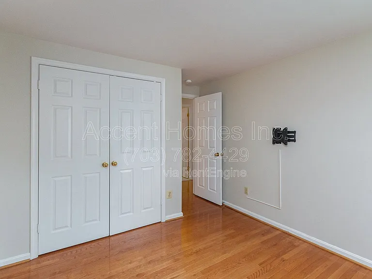 7579 Cross Gate Ln — Photo 21