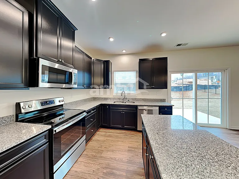 612 Hamilton Park Dr — Photo 3