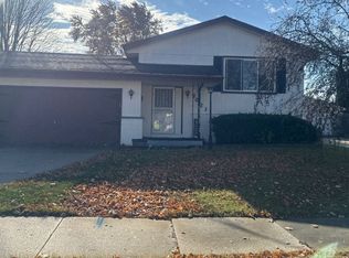 7821 W Hustis St, Milwaukee, WI 53223