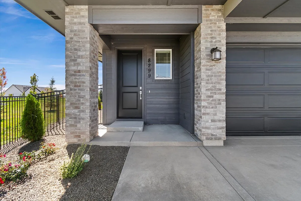 4 bed, 2154 sqft, $3,200 — Photo 4