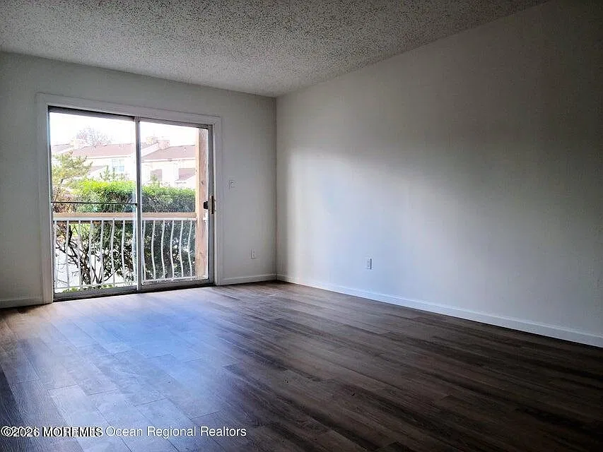2 bed, 945 sqft, $2,750 — Photo 3