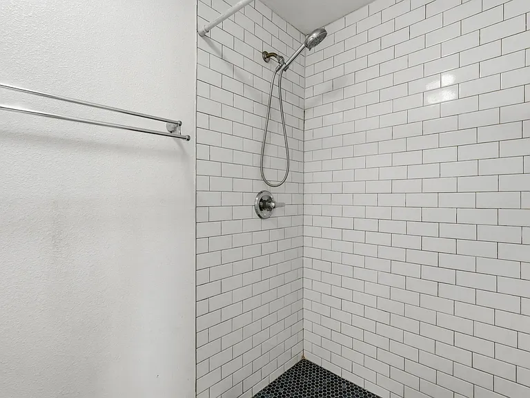 533 N Lesueur — Photo 12