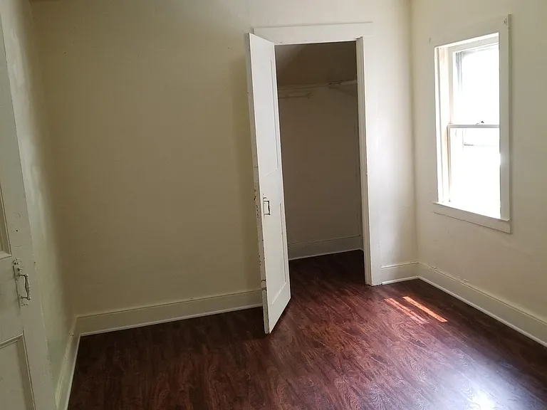 218 E Jackson St — Photo 18