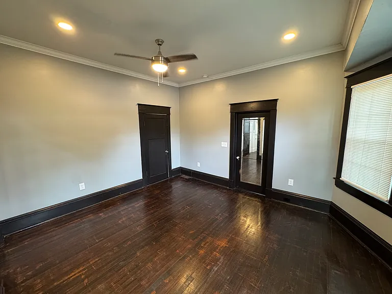 2112 S Main St #1 — Photo 8